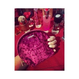 🥀NWOT Red Wine bebe Cosmetic Bag🥀